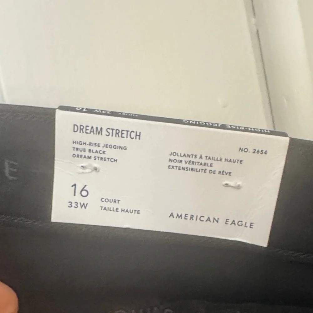 American Eagle Outfitters True Black High-Rise Jeggings - Picture 2 of 3
